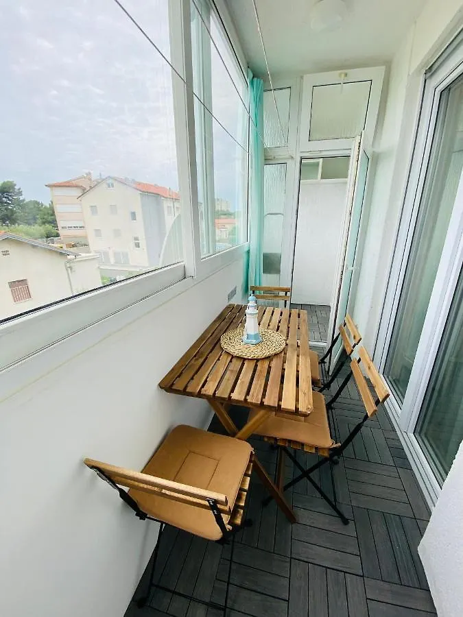 Exceptional Apartment With 2 Bedrooms Near The Sea Pula